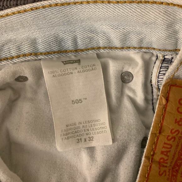 Vintage Levi’s 505 baggy jeans - Picture 2 of 4
